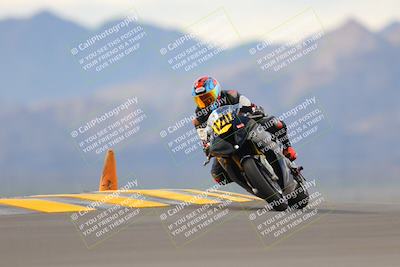 media/Sep-11-2022-SoCal Trackdays (Sun) [[81b7e951af]]/Turn 9 (930am)/